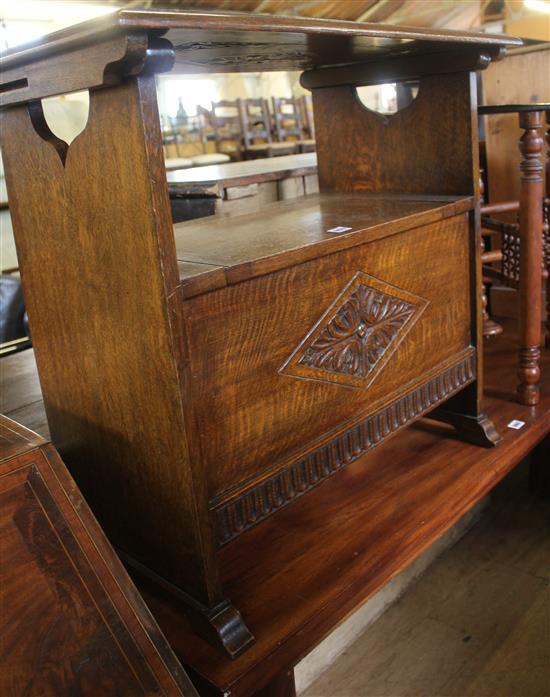 Small oak monks bench